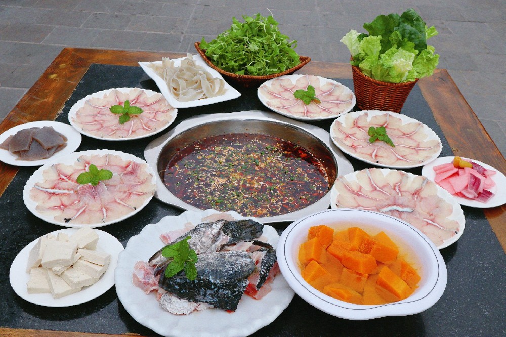 中秋國(guó)慶盛宴 | 蘭馨莊園招牌辣子雞+江湖魚(yú)，99元/138元套餐暢吃，268元包住包玩！